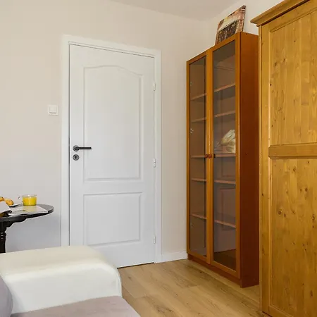 דירה 2 Bedroom Close To Metro Imielin ורשה