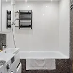 2 Bedroom Close To Metro Imielin *