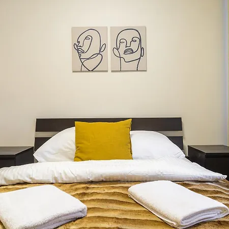 2 Bedroom Close To Metro Imielin