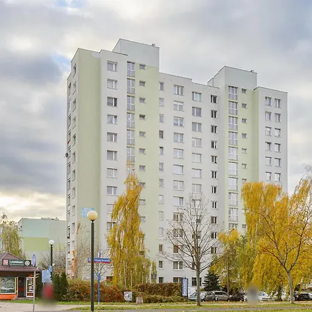 2 Bedroom Close To Metro Imielin Lägenhet