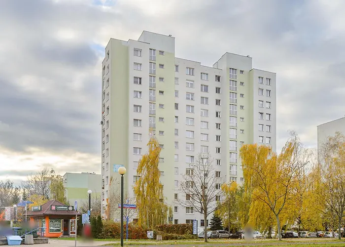 2 Bedroom Close To Metro Imielin Lägenhet