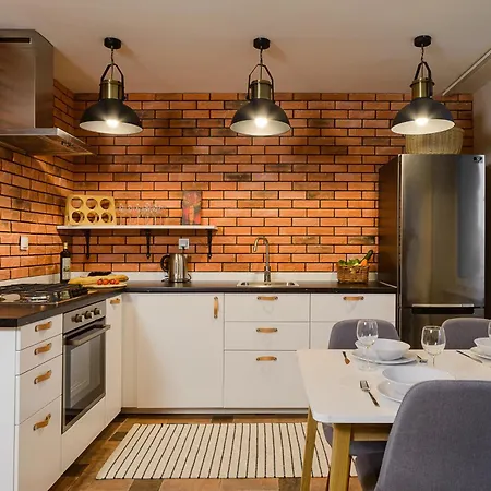 2 Bedroom Close To Metro Imielin Varšava