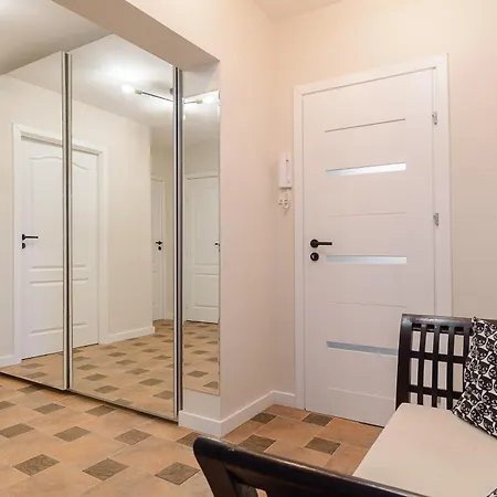 Apartmán 2 Bedroom Close To Metro Imielin *