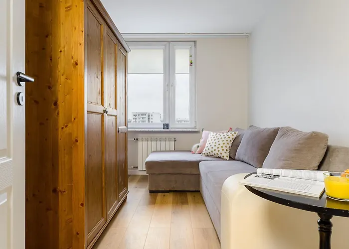 Apartment 2 Bedroom Close To Metro Imielin Warschau