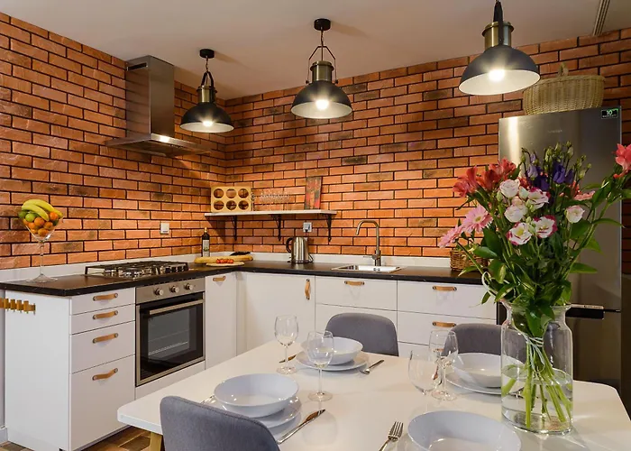 2 Bedroom Close To Metro Imielin * Warschau