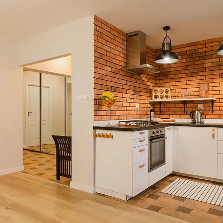 Lägenhet 2 Bedroom Close To Metro Imielin