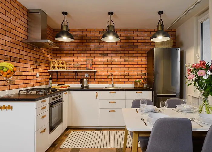 2 Bedroom Close To Metro Imielin Warschau