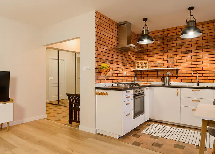 Appartement 2 Bedroom Close To Metro Imielin